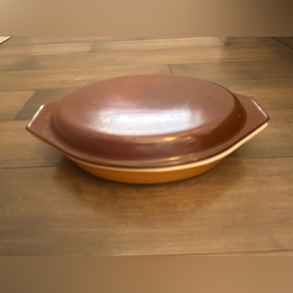 Vintage 1970s Pyrex/ Casserole Orange Brown with separation⭐️ Host Pick